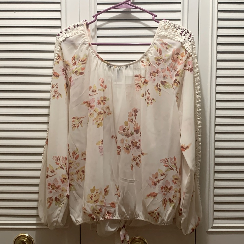 Flower blouse - Picture 2 of 5